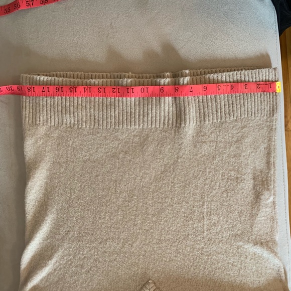 Gap oversized tan coloured boyfriend sweater - Picture 6 of 6